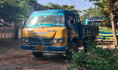 இரணியல் அருகே அனுமதியின்றி ஜல்லி கற்கள் கடத்திய டெம்போ பறிமுதல்