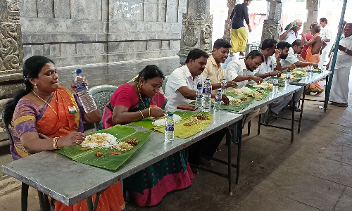 நாடியம்மன் கோவிலில் சம பந்தி விருந்து