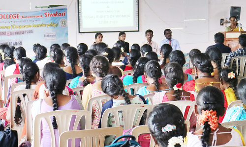 பெண்களின் சட்ட உரிமைகள் குறித்த கருத்தரங்கு