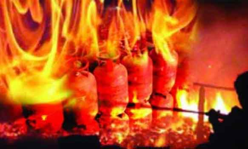 கியாஸ் சிலிண்டர் வெடித்து முதியவர் பரிதாப சாவு