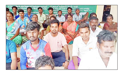 கிராமசபை கூட்டம் ரத்து:  கிராம சேவை மைய கட்டிடத்திற்கு   பூட்டு போட்டு பொதுமக்கள் தர்ணா