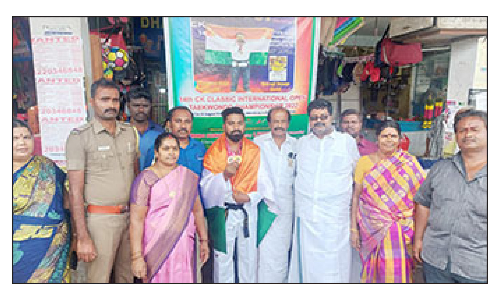 டேக்வாண்டோ போட்டியில்  தங்கம் வென்ற இந்திய வீரருக்கு   தருமபுரியில் உற்சாக வரவேற்பு