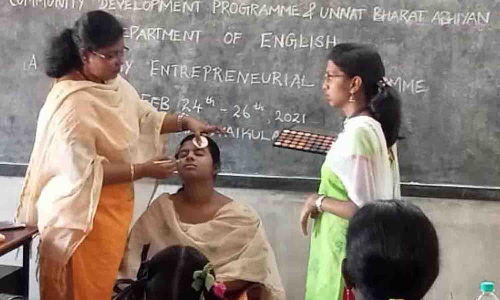 திருப்பூா் மாவட்டத்தில் இளைஞா் திறன் திருவிழா நாளை தொடங்குகிறது