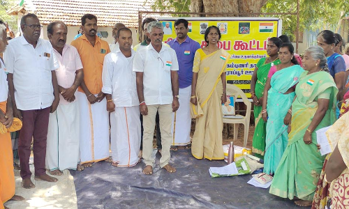 ரேசன் கடை ஊழியர்கள் சரிவர பணிக்கு வருவதில்லை