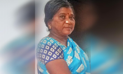 உடன்குடியில் அரை நிர்வாண நிலையில் கிடந்தார் பூட்டிய வீட்டில் இறந்து கிடந்த பெண் நகைக்காக கொல்லப்பட்டாரா? - தனிப்படையினர் தீவிர விசாரணை