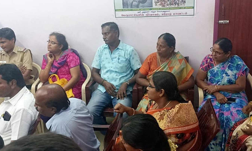 தலைவர், கவுன்சிலர்கள் 6½ மணி நேரம் உள்ளிருப்பு போராட்டம்-பரபரப்பு