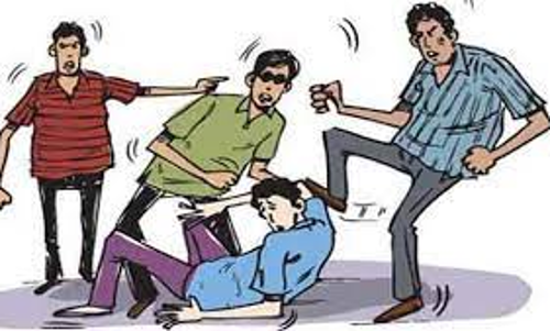 கள்ளக்காதலியுடன் சேர்ந்து மனைவியை தாக்கிய டிரைவர்