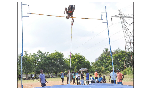 கிருஷ்ணகிரியில் தொடங்கியது:  ஜூனியர் தடகள சாம்பியன்ஷிப் போட்டிகளில்  4 ஆயிரத்திற்கும் மேற்பட்ட மாணவர்கள் பங்கேற்பு