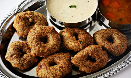 இரும்புச்சத்து நிறைந்த கருப்பு உளுந்து வடை