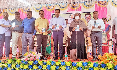 ஆழ்வார்திருநகரி அருகே மக்கள் தொடர்பு முகாமில் ரூ.54 லட்சம் மதிப்பில் நலத்திட்ட உதவிகள்-கலெக்டர் வழங்கினார்