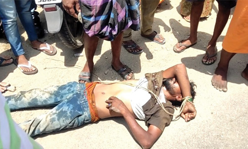 மோட்டார்சைக்கிளை திருடி உரிமையாளரிடமே உதவி கேட்ட வாலிபர்