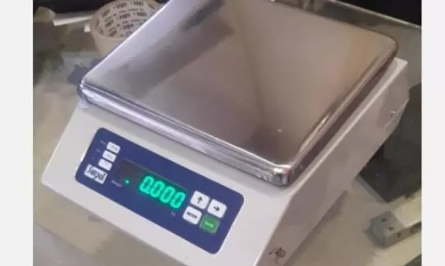 வேலூரில் கடைகளில் 120 தராசுகள் பறிமுதல்