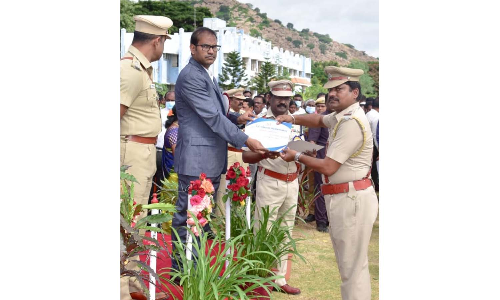 கல்லாவி அருகே  24 மணி நேரத்தில் இரட்டை கொலை வழக்கில்  குற்றவாளியை கைது செய்த இன்ஸ்பெக்டருக்கு பாராட்டு