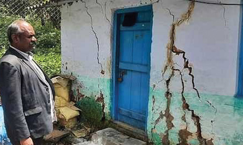 நீலகிரியில் பூமிக்கு அடியில் நீரோட்டம் அதிகரிப்பால் வீடுகளில் விரிசல்