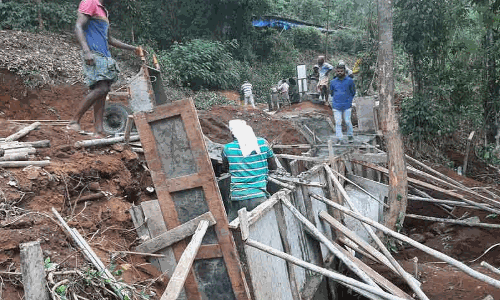 கோத்தகிரியில் தடுப்புச்சுவர் கட்டும் பணி மும்முரம்