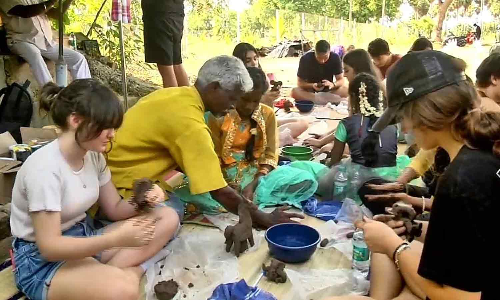 புதுவையில் சுடுமண் சிற்ப பயிற்சி பெற்ற துருக்கி நாட்டு மாணவர்கள்
