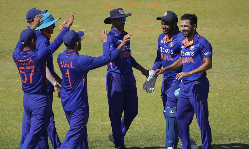 தீபக் சாஹர், கிருஷ்ணா அசத்தல்... ஜிம்பாப்வேயை 189 ரன்னில் சுருட்டியது இந்தியா