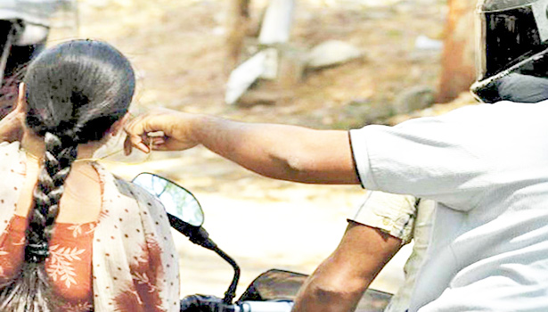 ஆசிரியையிடம் செயின் பறிப்பு ஆசிரியையிடம் செயின் பறிப்பு