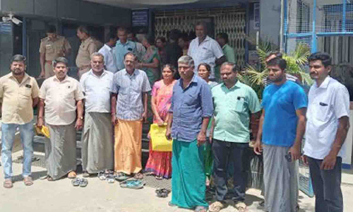 நகை மோசடி விவகாரம் கேத்தனூர் வங்கியை வாடிக்கையாளர்கள் முற்றுகை