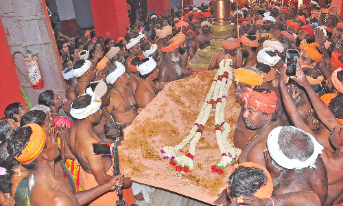 சாமிதோப்பு வைகுண்டசாமி தலைமைப்பதியில் ஆவணி திருவிழா கொடியேற்றம் இன்று காலை தொடங்கியது