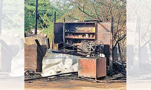 திசையன்விளையில்  பெட்டிக்கடையில்  தீ விபத்து