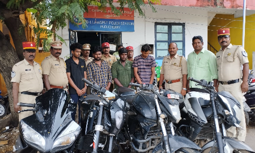 கஞ்சா விற்ற 2 வாலிபர்கள் கைது