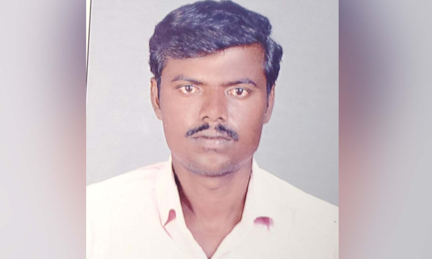 சார்ஜ் போட்ட போது செல்போன் வெடித்து வாலிபர் உடல் கருகி பலி சார்ஜ் போட்ட போது செல்போன் வெடித்து வாலிபர் உடல் கருகி பலி