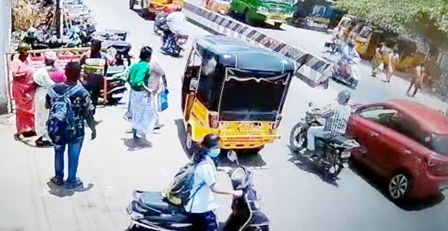 அரசு ஆஸ்பத்திரியில் இருந்து கைதி தப்பிய காட்சி