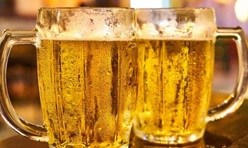 இளைஞர்கள் அதிகளவு மது குடிக்க வேண்டும்- ஜப்பான் அரசு அறிவிப்பால் சர்ச்சை