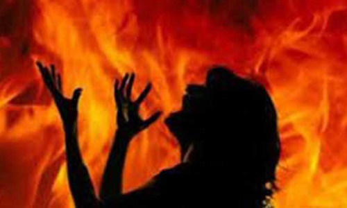 கொரோனாவால் வேலை இழந்ததால் என்ஜினீயர் தீக்குளித்து தற்கொலை