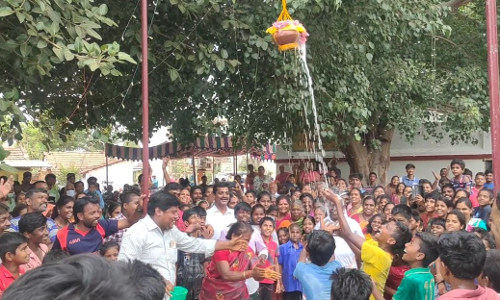 கிருஷ்ண ஜெயந்தியையொட்டி பன்னிமடை கிருஷ்ணசாமி கோவிலில் உறியடி திருவிழா