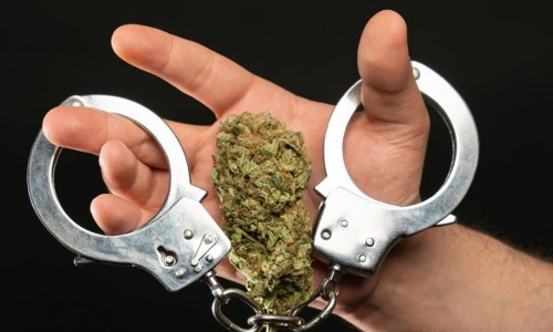 கஞ்சா, மணல் கடத்தினால் கடும் நடவடிக்கை