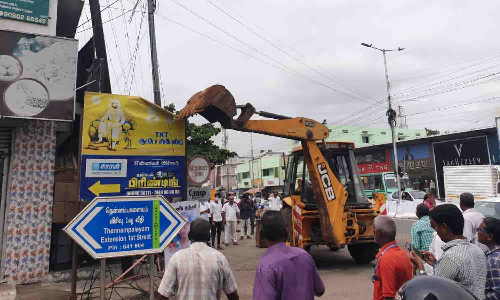 திருப்பூர் பல்லடம் சாலையில் ஆக்கிரமிப்பு கடைகள் அகற்றம் - அதிகாரிகள் அதிரடி நடவடிக்கை