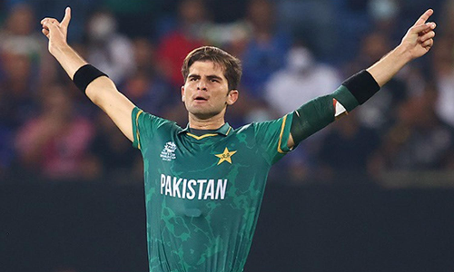 பாகிஸ்தான் வேகப்பந்து வீச்சாளர் ஷஹீன் அப்ரிடி ஆசிய கோப்பையில் இருந்து விலகல்