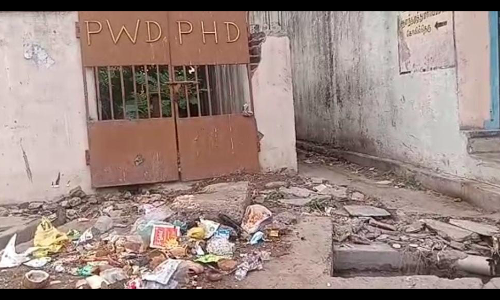 சமூக விரோதிகளின் புகலிடமாக மாறிய சாலை