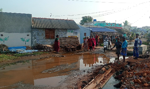 தேங்கி கிடக்கும் கழிவுநீரால் நோய் தொற்று ஏற்படும் அபாயம்