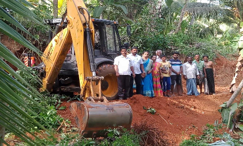 மேலகிருஷ்ணன்புதூர் அருகே புதிய சாலை அமைக்கும் பணி