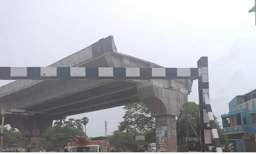 நிறுத்தி வைக்கப்பட்ட ரெயில்வே மேம்பாலப்பணி மீண்டும் தொடக்கம்