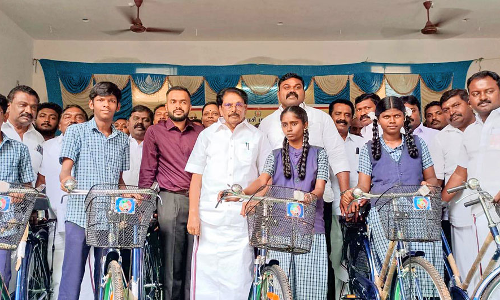 மாணவர்கள் நலனில் முதல்-அமைச்சர் தனிக்கவனம் செலுத்தி வருகிறார்-அமைச்சர் கே.கே.எஸ்.எஸ்.ஆர். ராமச்சந்திரன் பேச்சு