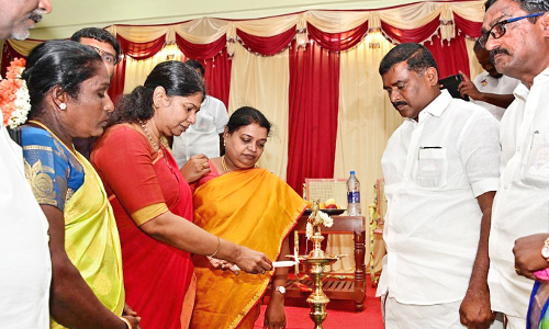 விளாத்திகுளம் அருகே ரூ.1.44 கோடியில் மகளிர் சுய உதவிக்குழு கூட்டமைப்பு கட்டிடங்கள்- கனிமொழி எம்.பி. திறந்து வைத்தார்