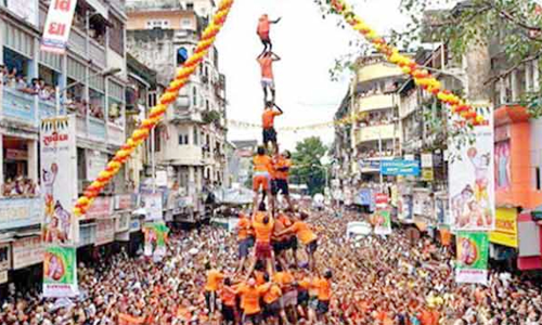 போளூரில் உறியடி திருவிழா