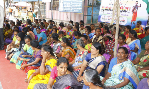 சத்துணவு ஊழியர்கள் தர்ணா