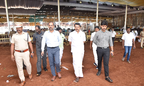 மு.க.ஸ்டாலின் விழாவில் ஒரு லட்சம் பேர் பங்கேற்கும் வகையில் பிரமாண்ட பந்தல்