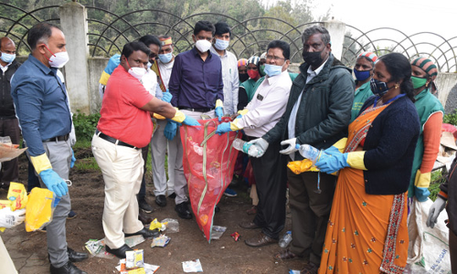 குப்பைகளற்ற மாவட்டமாக நீலகிரி மாற மக்கள் ஒத்துழைக்க வேண்டும்
