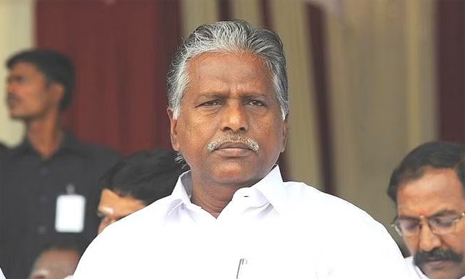 அ.தி.மு.க.வில் ஓ.பன்னீர்செல்வம் இருப்பதை ஏற்றுக்கொள்ள முடியாது: கே.பி.முனுசாமி அ.தி.மு.க.வில் ஓ.பன்னீர்செல்வம் இருப்பதை ஏற்றுக்கொள்ள முடியாது: கே.பி.முனுசாமி
