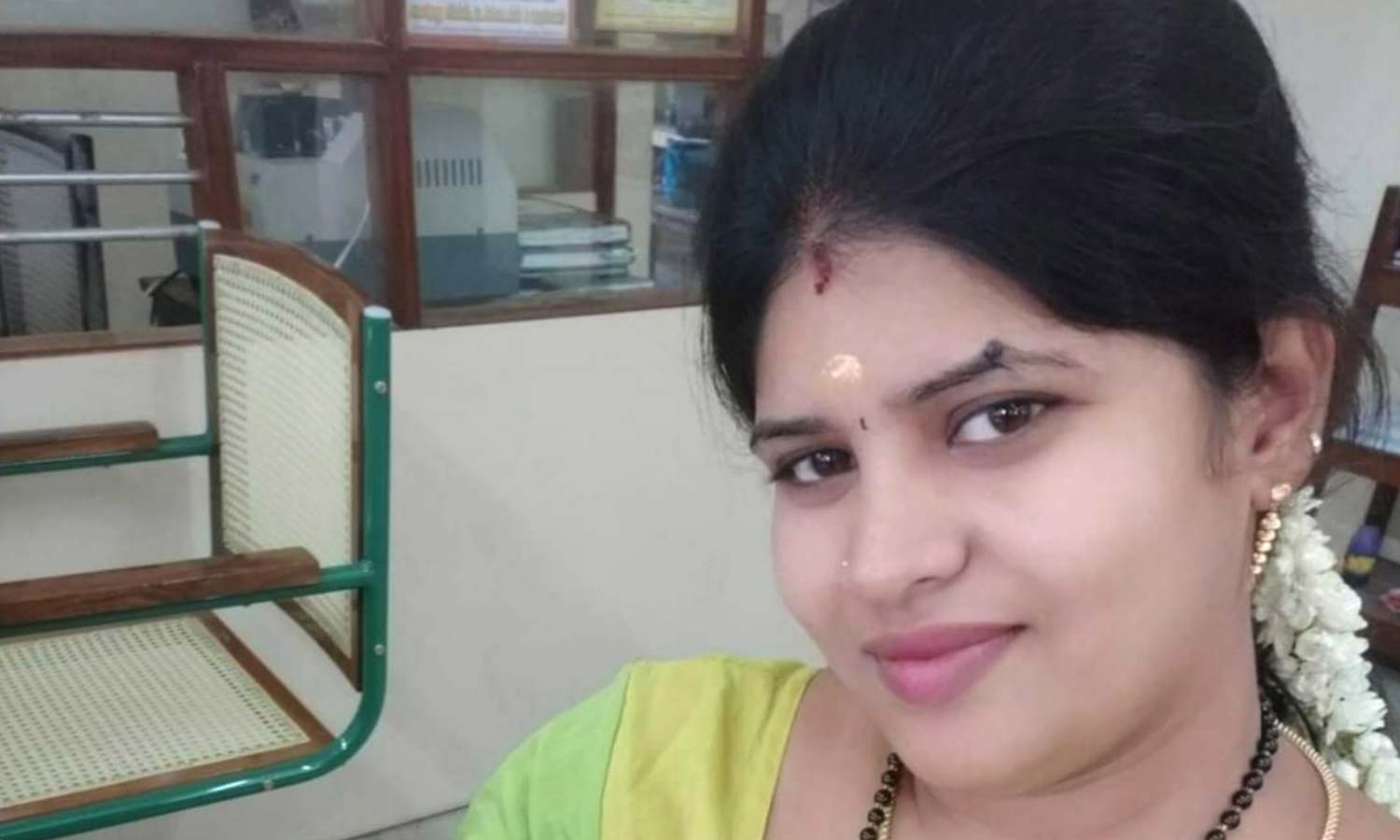 குடியாத்தம் மத்திய கூட்டுறவு வங்கி கிளையில் ரூ.97 லட்சம் மோசடி செய்த பெண் மேலாளர் பணி நீக்கம் குடியாத்தம் மத்திய கூட்டுறவு வங்கி கிளையில் ரூ.97 லட்சம் மோசடி செய்த பெண் மேலாளர் பணி நீக்கம்