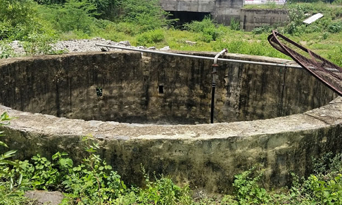 சின்னசேலம் அருகே   பாதுகாப்பு இன்றி  கிடக்கும் குடிநீர் கிணறு