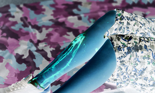 வாகனம் மோதி வாலிபர் பலி- சிறுவன் படுகாயம்