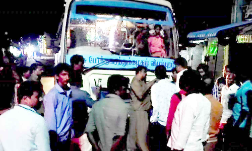 காஞ்சிபுரம்-புதுச்சேரிக்கு திக்.. திக்... பயணம்: போதையில் டிரைவர் தூங்கியதால் அரசு பஸ்சை தடுமாறி ஓட்டிவந்த கண்டக்டர்