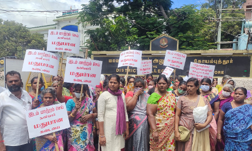 கோவையில் தனியார் பாரை இடமாற்றம் செய்ய வேண்டும்